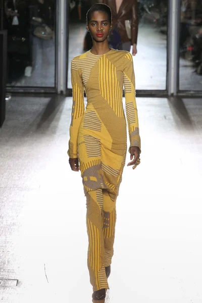 Look 23